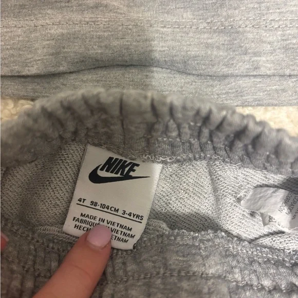 Toddler boys Nike set - Picture 2 of 3